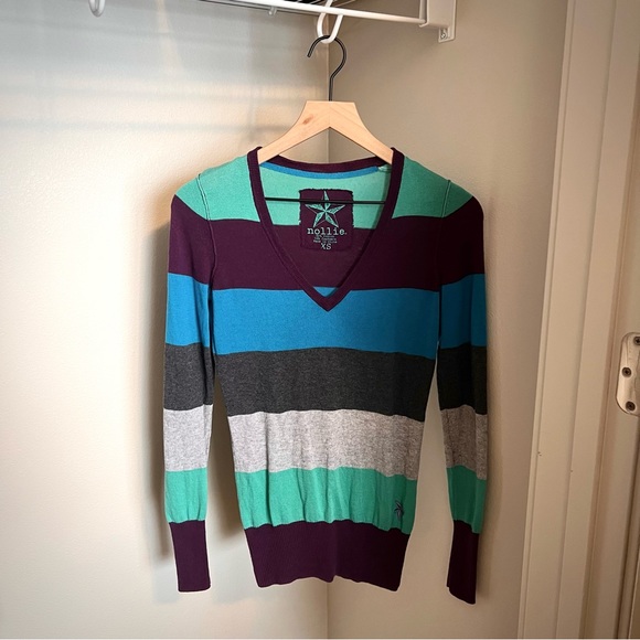 • Nollie Part Cashmere V-neck Striped Sweater • - Picture 6 of 7